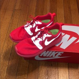 Nike Women’s Rosherun Hyp